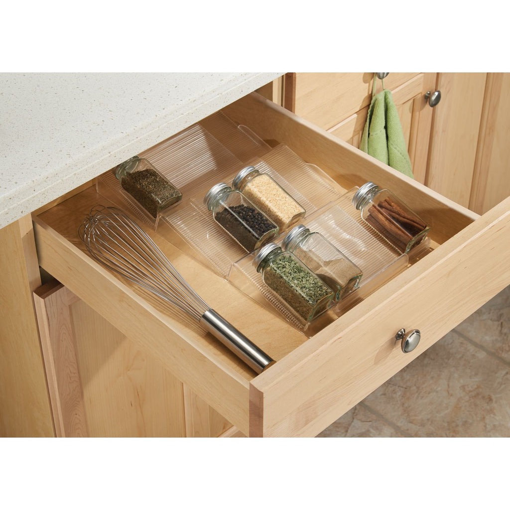 mDesign - Estante de especias de plástico ajustable y expandible,  organizador de cajón para gabinetes de cocina, 3 niveles inclinados para  ajo, sal